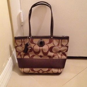 100% authentic coach hand bag