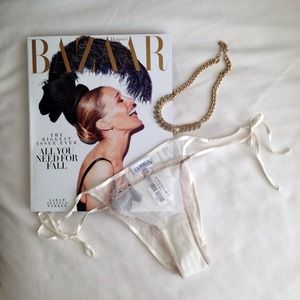 💢SOLD on eBay💢La Perla White Lace V-String Panty