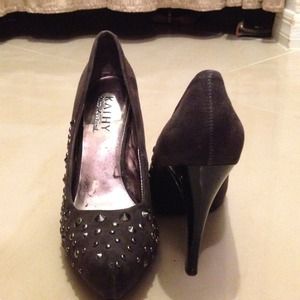 Kathy Van Zeeland studded heels
