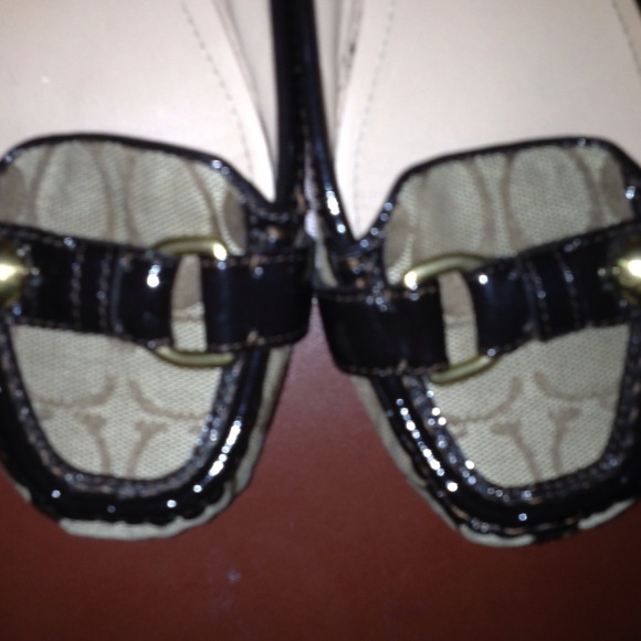 Coach flats