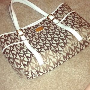 Authentic Michael Kors bag.