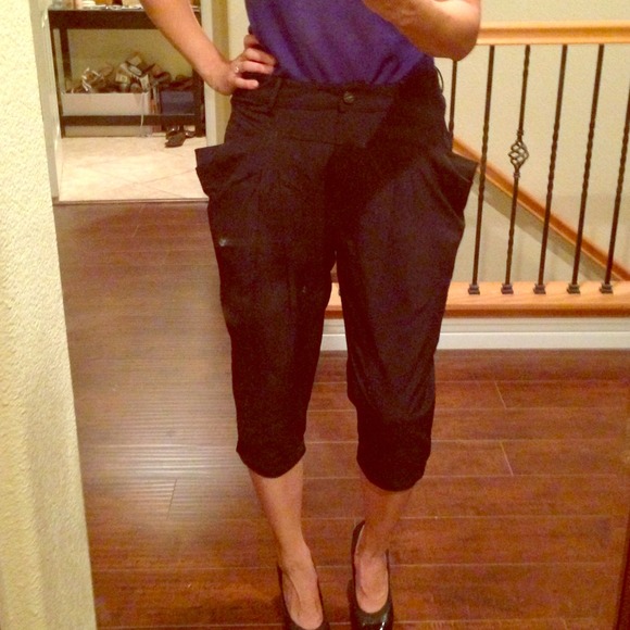 Flared pocket black shorts!