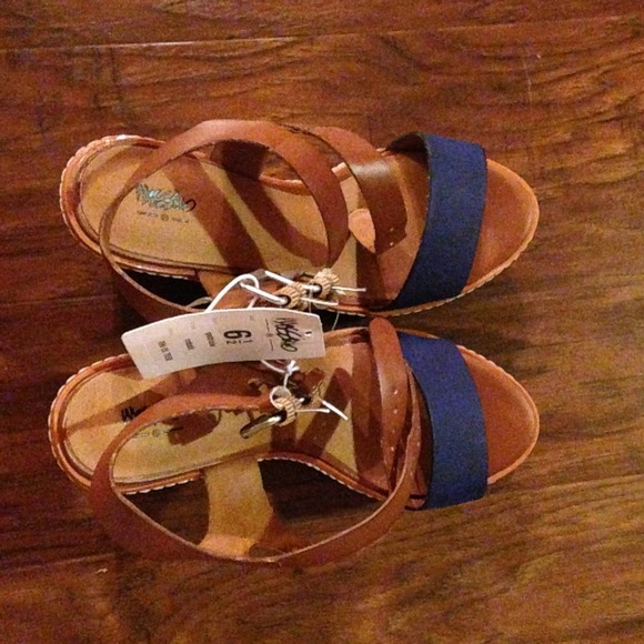 Mossimo Wedge Sandals! Brand New!