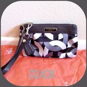❌SOLD❌Authentic Leather & Canvas Coach Wristlet