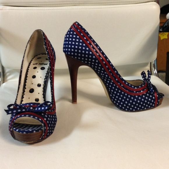 Polkadot Pin-up Heels