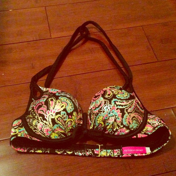 TRADED. 34A Victoria's Secret Push-Up swim top