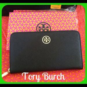 ❌SOLD❌on eBay Tory Burch Robinson Wallet