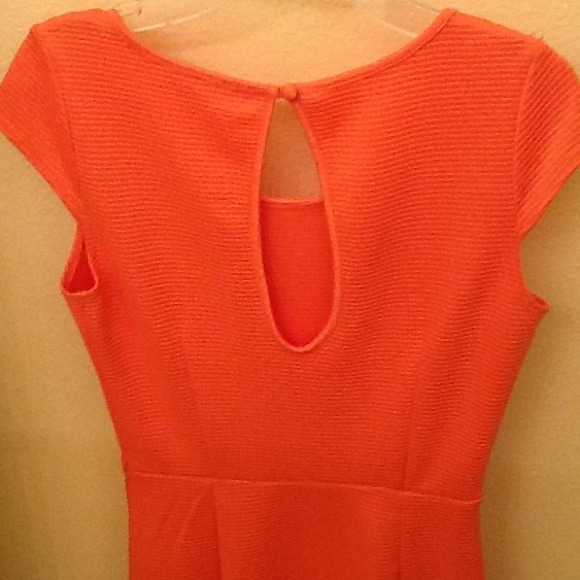 Dress - Picture 3 of 4