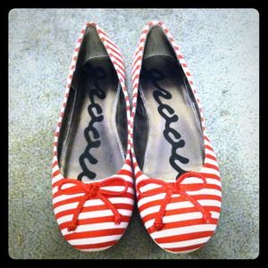 ✋SOLD✋Candy Striper Flats