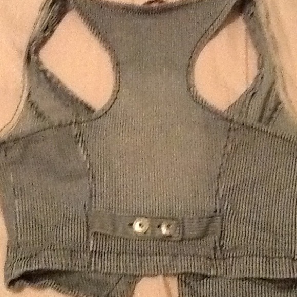 Vest - Picture 2 of 3