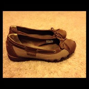 Skechers flat women's bikers- adorable