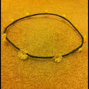 Yellow daisy flower crown