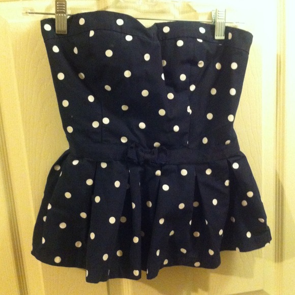 A&F navy blue top with white dots