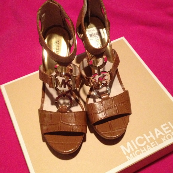 -REDUCED PRICE- Michael Kors Hyden Wedge