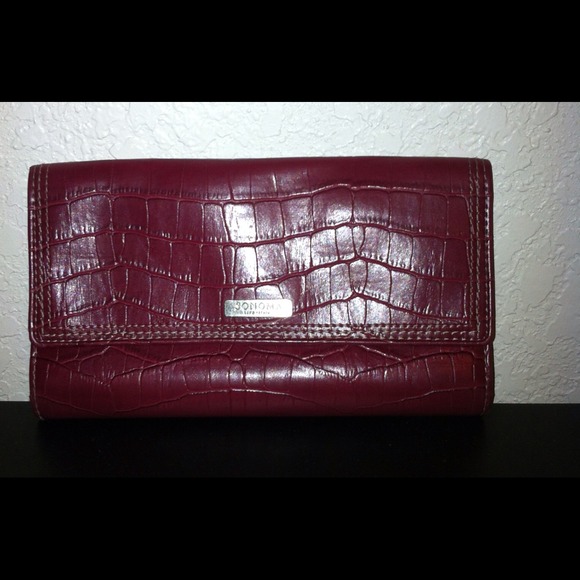 ❤SONOMA RED LEATHER BILLFOLD❤