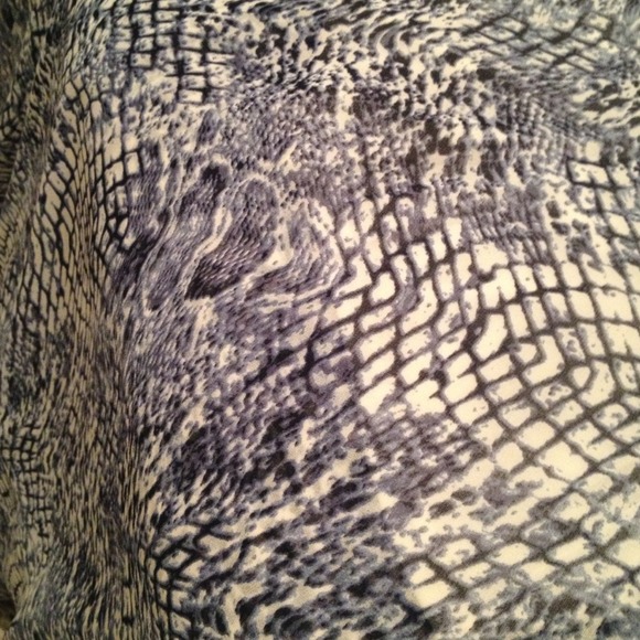 Snake skin pattern. - Picture 2 of 2