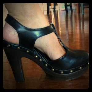 Forever 21 light weight shoes size 6