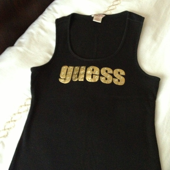 Guess top 🎉SOLD
