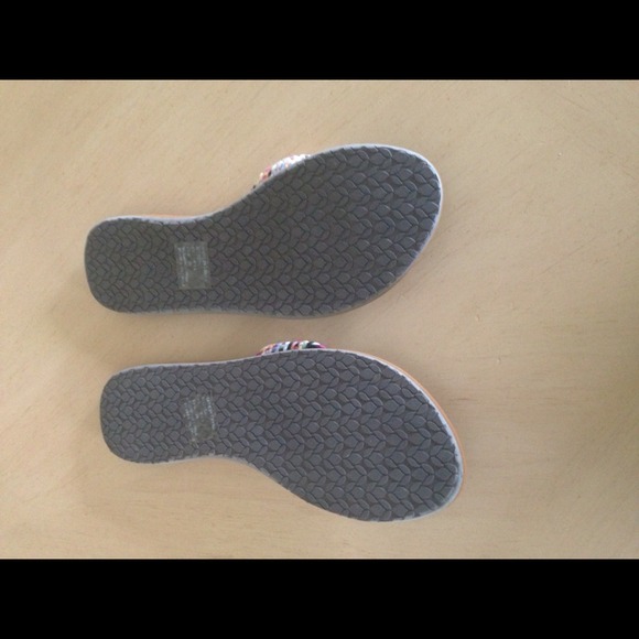 💥 SOLD! 💥 Reef Sandals - Picture 3 of 3