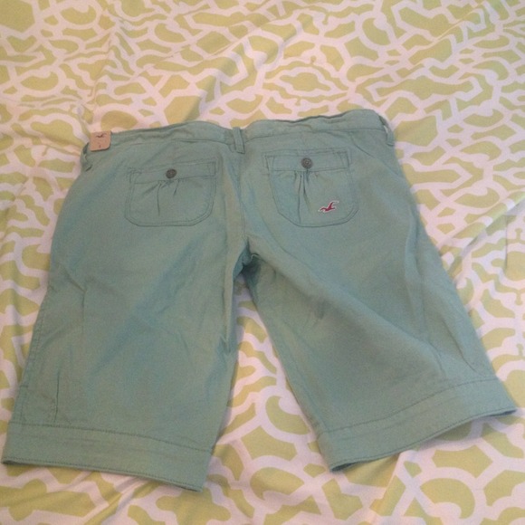 Hollister capris size one - Picture 2 of 2