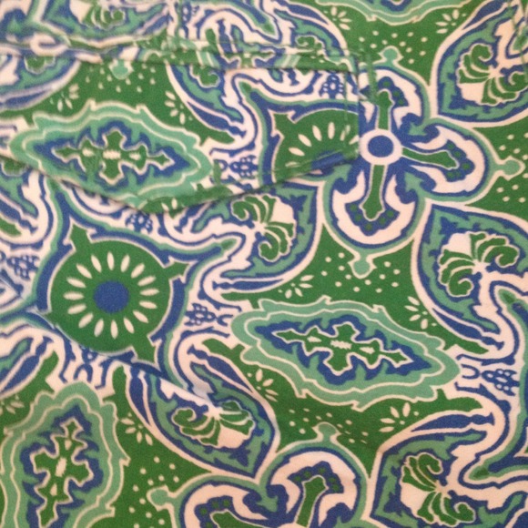 Old navy patterned shorts size 2. - Picture 3 of 3