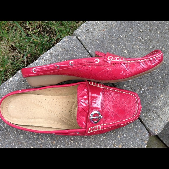 Naturalizer loafer slip ons - Picture 2 of 3