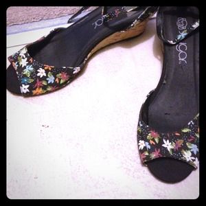pair of size7 small wedges