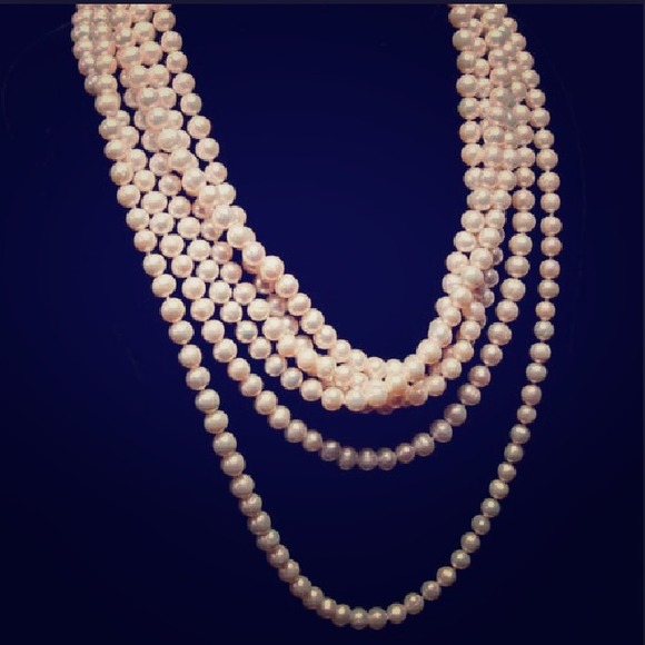 SOLD in BUNDLE   Long faux pearl necklace