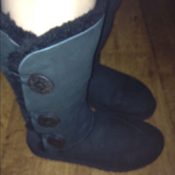 2-day sale- Authentic UGG- Bailey Button