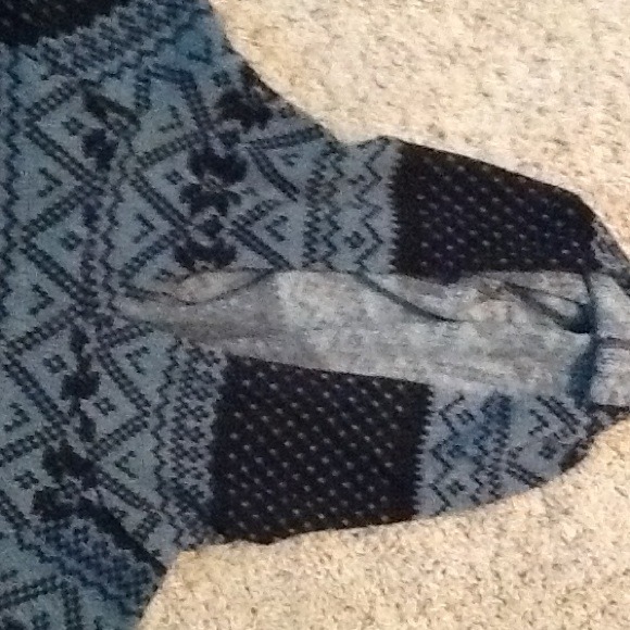 Top - Picture 2 of 2