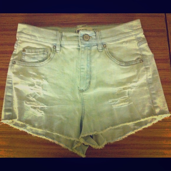 Light Wash High Waited Jean Shorts