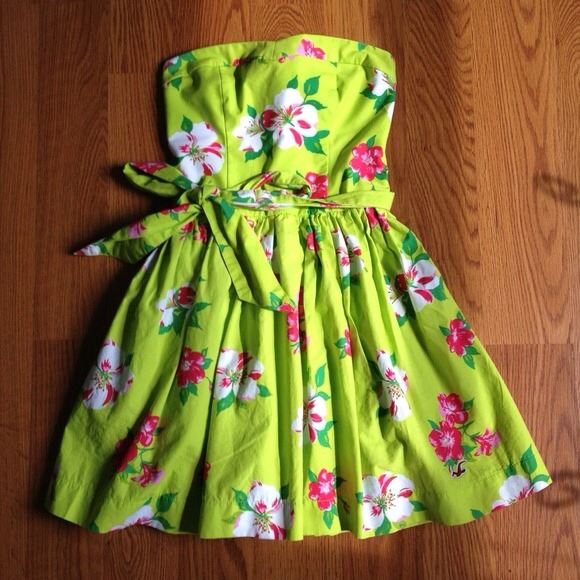 holister green flower dress