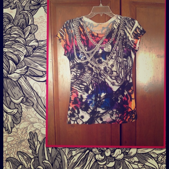 Cache top with rhinestone studs
