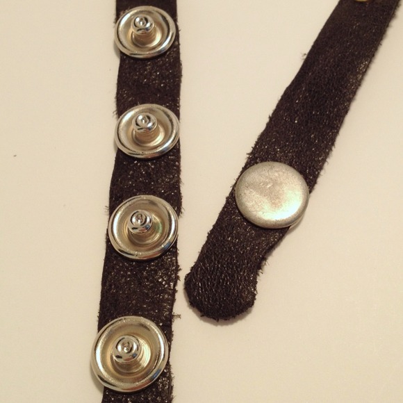 Leather bracelet with rhinestones NWOT - Picture 3 of 3