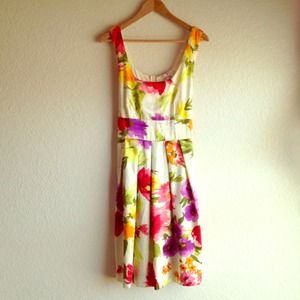 ✨Host Pick✨ Floral Print Spring Time Dress
