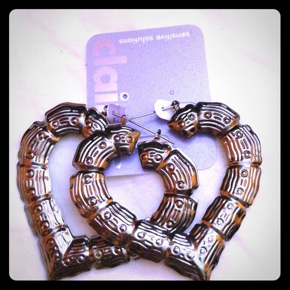 Claire's Heart Shaped Hoop Earrings 💕