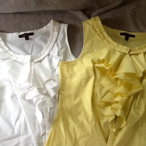 *BUNDLE* Sleeveless ruffled blouses