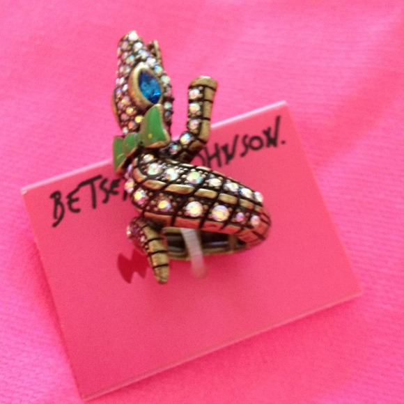 Betsey Johnson lizard reptile gator jewel eyes ring. Halloween 🎃 - Picture 1 of 2
