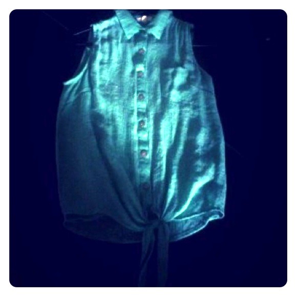 Seafoam green collared tie top.