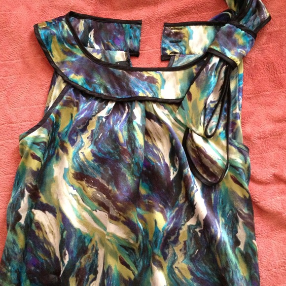 BEAUTIFUL Watercolor Top - Picture 2 of 3