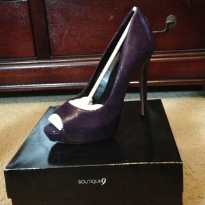 Purple pumps