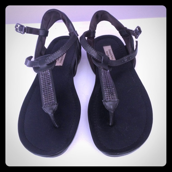 Bundle!! Two pairs of sandals.