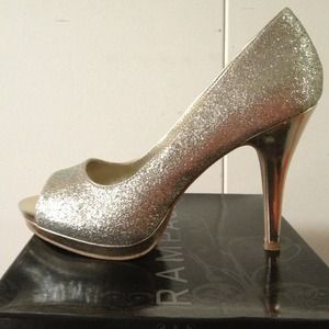 Gold glitter peep toe pumps