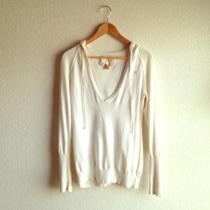 Cream Hoddie Sweater
