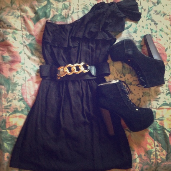 🚫sold🚫 One shoulder dress