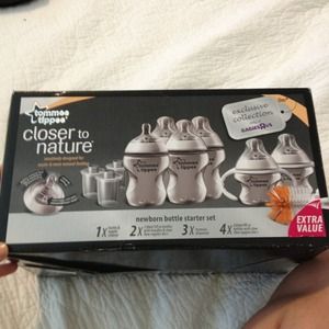 Tommy Tippee starter set.