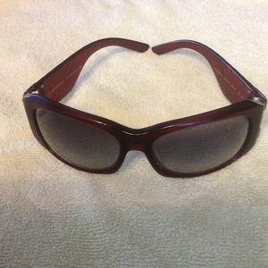 Authentic Burberry sunglasses reduced the price.