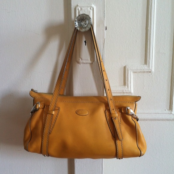 Tod's Pre-loved sumptuous yellow handbag - Picture 1 of 4