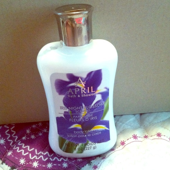 🎀SUNDAY DEALS🎀 IRIS NIGHT BLOSSOM LOTION