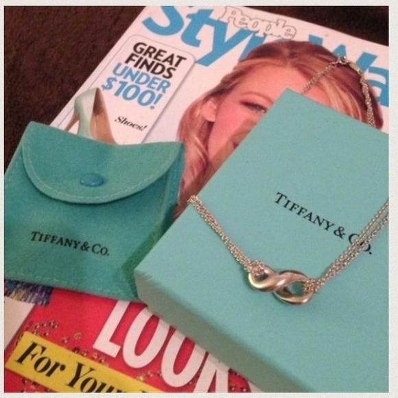 ❌SOLD❌Tiffany infinity necklace Authentic - Picture 4 of 4